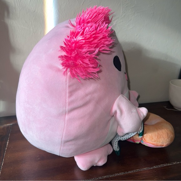Zuru Snackles Series 2 Axolotl Abbie Krispy Kreme Donut, Large Plush - Picture 8 of 12